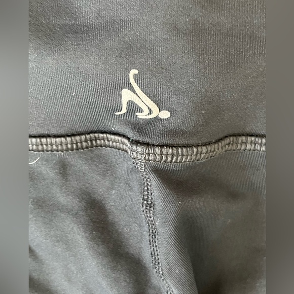 EUC Nancy Rose Performance Leggings with Star Design. No Size Estimated Small. - Picture 7 of 9